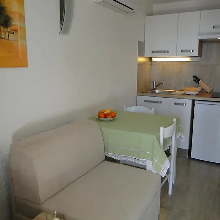 Bozica -great Location By The Sea * Primosten