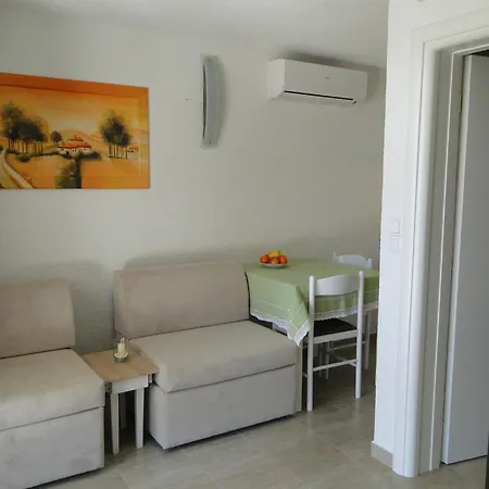 아파트 Bozica -great Location By The Sea