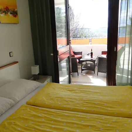 Bozica -great Location By The Sea Apartment