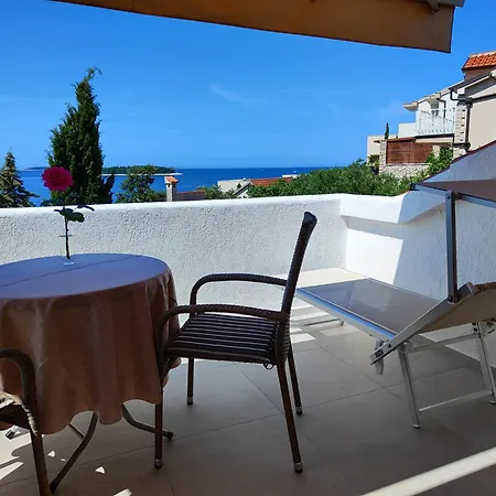 아파트 Bozica -great Location By The Sea